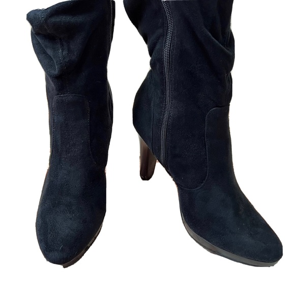 X-Appeal Faux Suede Black Zip up boots size 10 EUC - Picture 2 of 7